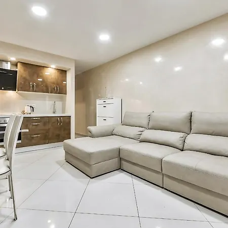 217 Elegant Vina Del Mar Pool View, Parking, Ac Apartment *